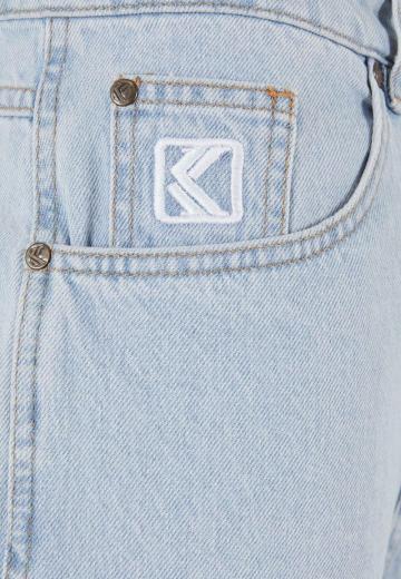 Прямые джинсы