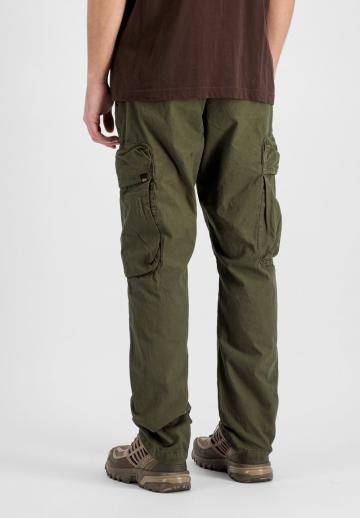 Брюки с накладными карманами