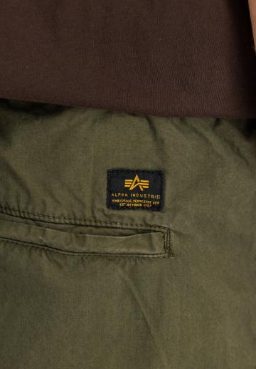 Брюки с накладными карманами