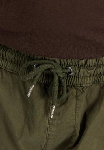 Брюки с накладными карманами