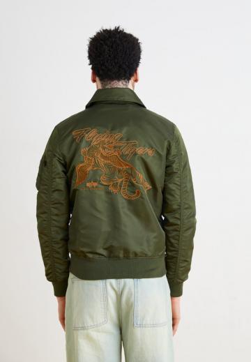 Куртка бомбер