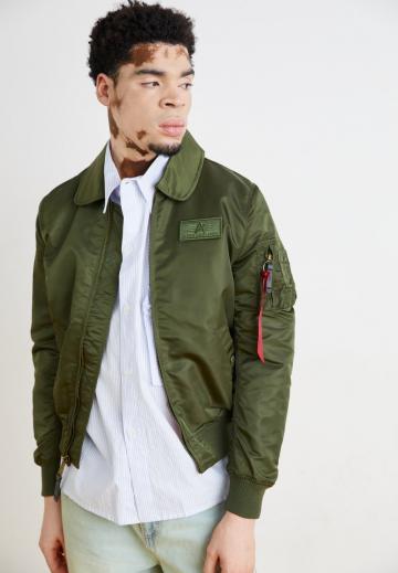 Куртка бомбер
