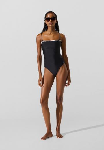 Слитный купальник