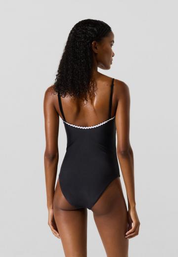 Слитный купальник