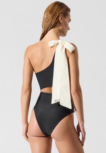 Слитный купальник