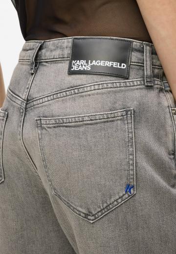 Клешеные джинсы