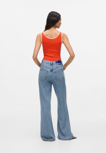 Клешеные джинсы