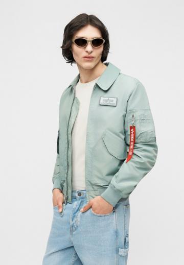 Куртка бомбер