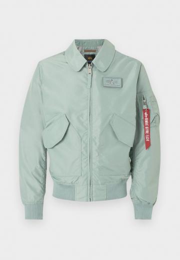 Куртка бомбер