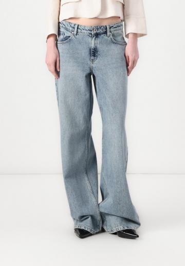 Свободные джинсы