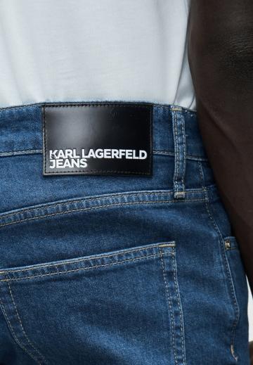 Узкие джинсы