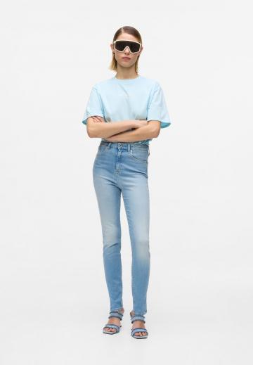 Узкие джинсы