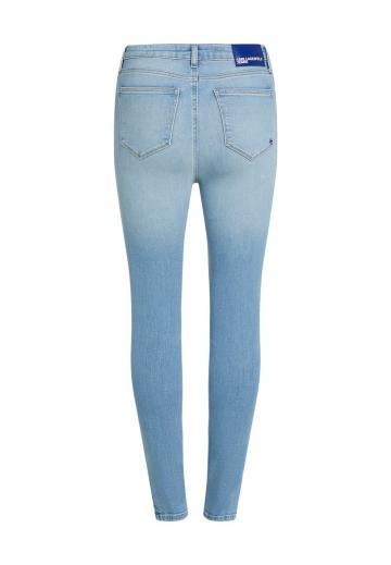 Узкие джинсы