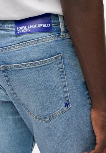 Узкие джинсы