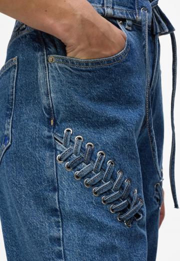 Прямые джинсы