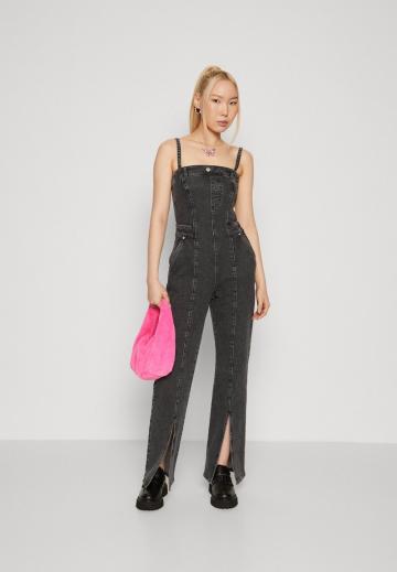 Джинсовый комбинезон