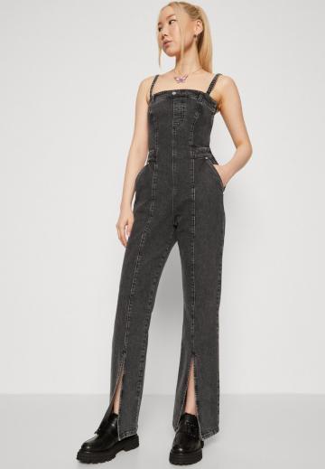 Джинсовый комбинезон