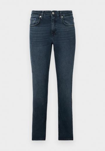 Узкие джинсы