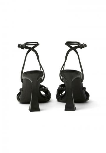 Туфли на высоком каблуке