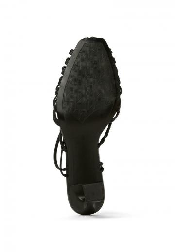 Туфли на высоком каблуке