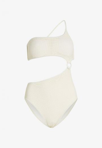 Слитный купальник