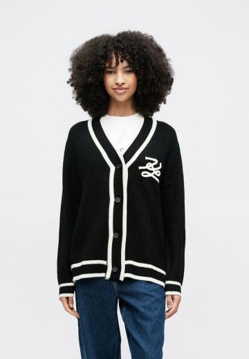 Вязаный жилет