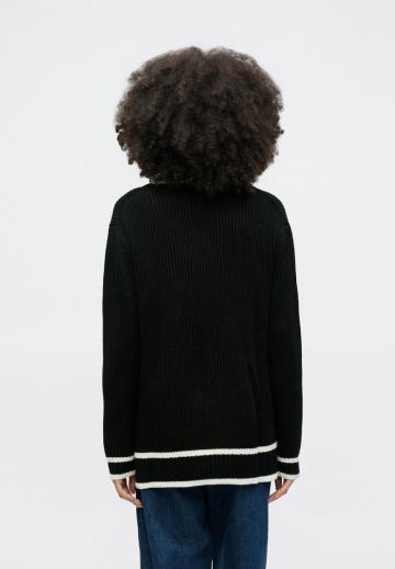 Вязаный жилет