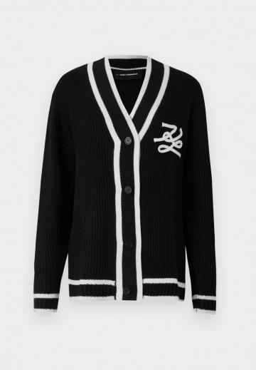 Вязаный жилет