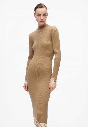 Вязаное платье