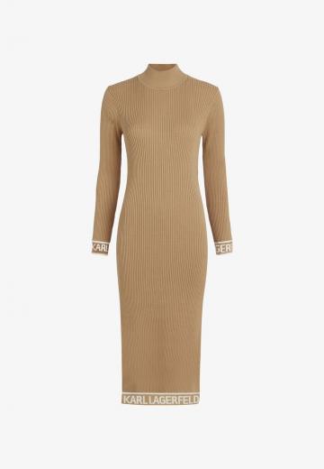 Вязаное платье