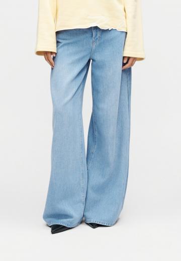 Свободные джинсы