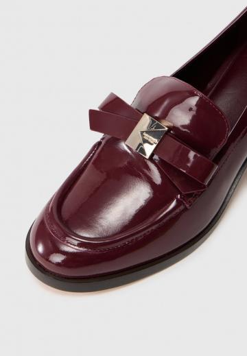 Туфли с высоким носом