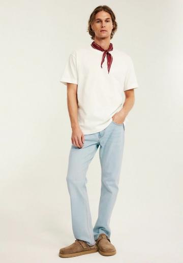 Прямые джинсы