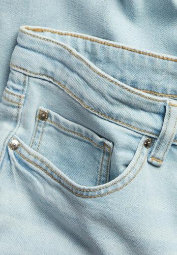 Прямые джинсы