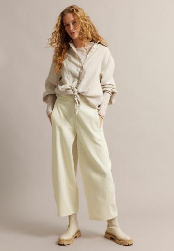 Короткие джинсы