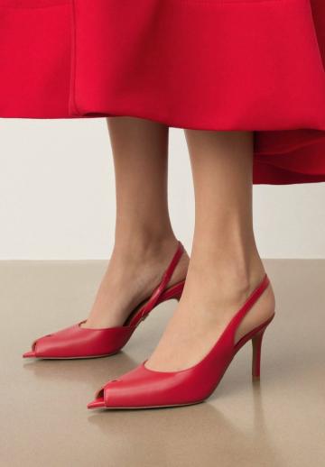 Туфли на высоком каблуке
