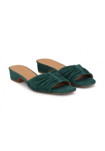 Босоножки на каблуке