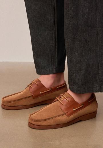 Ботинки на шнуровке