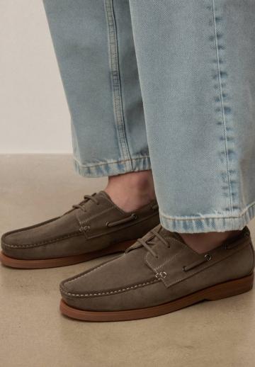 Ботинки на шнуровке