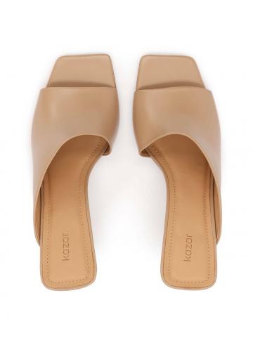 Босоножки на каблуке