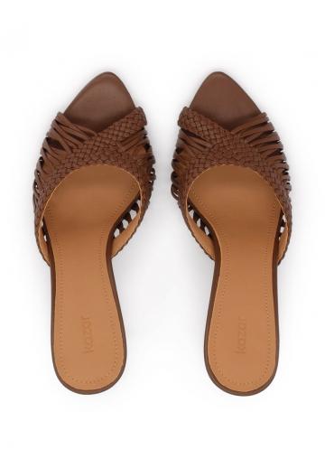 Босоножки на каблуке