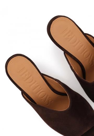 Босоножки на каблуке