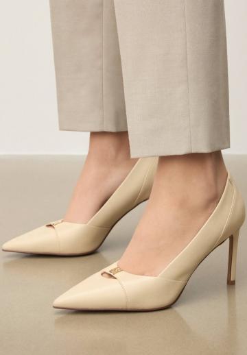 Туфли на высоком каблуке