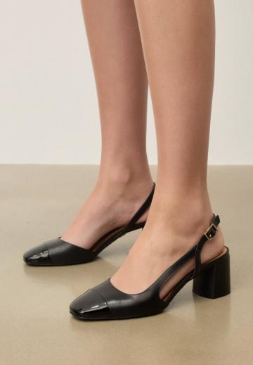 Туфли с ремешком