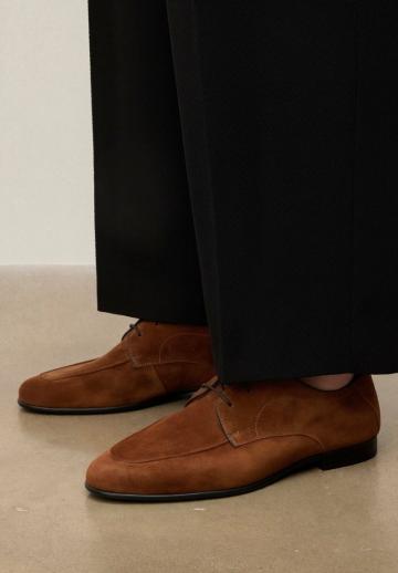 Ботинки на шнуровке