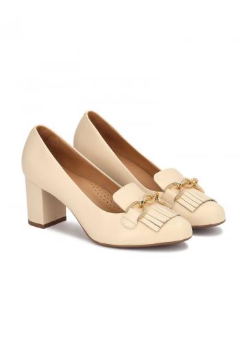 Туфли с высоким носом