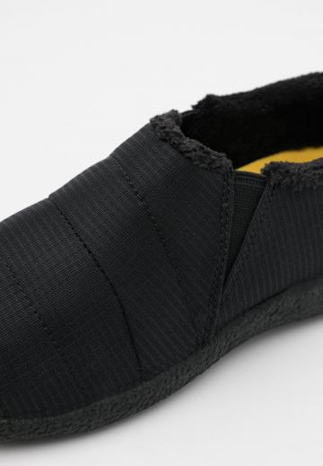 Походные ботинки