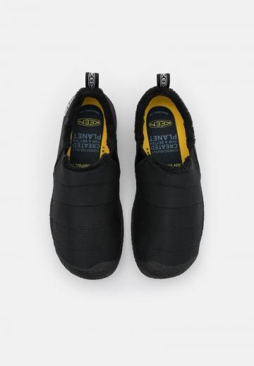 Походные ботинки