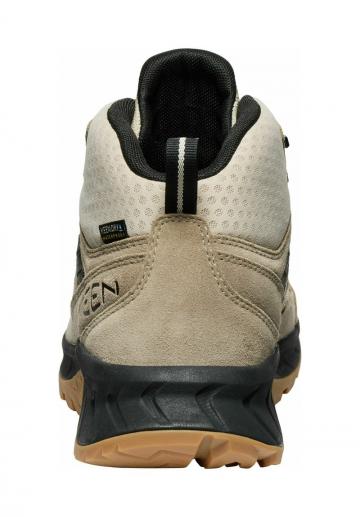 Походные ботинки