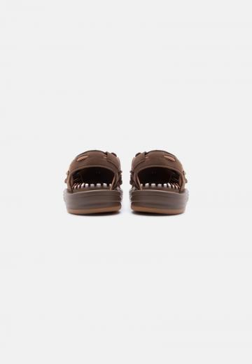 Спортивные сандалии